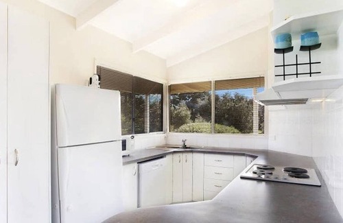 The Honeysuckles House | Right on 90 mile beach - Honeysuckle House