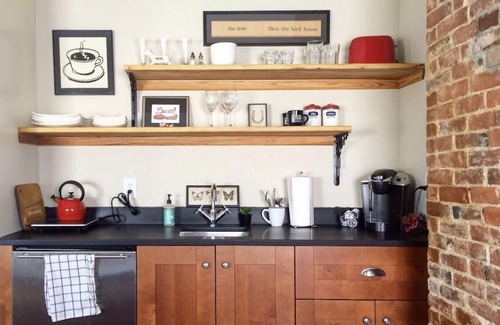 Federal Hill Apartment | Bright and Private Apartment on Broadway for Family Getaways