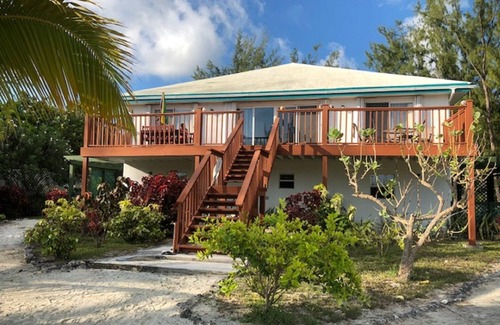 Great Exuma Apartment | Beachfront Studio for 2 with Ocean Views & Pool Access