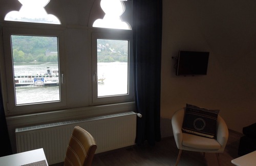 Mainz-Bingen Apartment | Riverside Retreat in the Scenic Upper Middle Rhine Valley