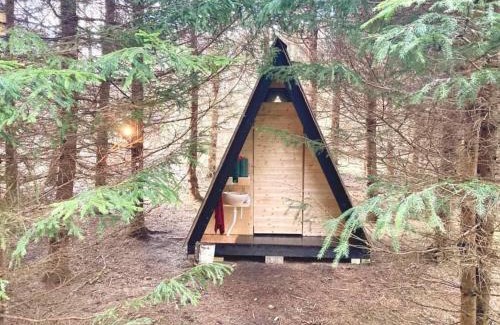 Rahtla Other | Riksi Püstkoda: Pet-Friendly Retreat with Hot Tub & Kitchen