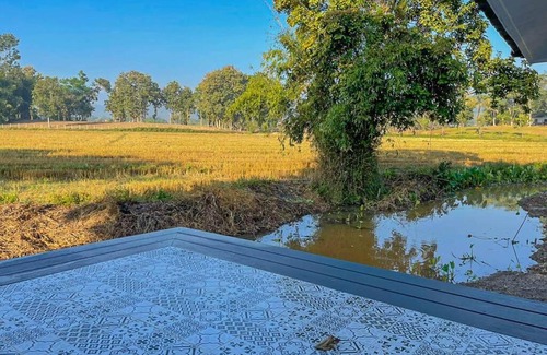 Mae Kon House | Cozy Rim Nam 338: Family and Pet-Friendly Near White Temple