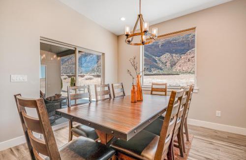 Moab South Valley House | Rim View 5: Family-Friendly Retreat with Hot Tub Bliss