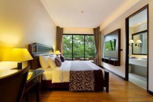 Chanthaburi Hotel | Discover Rimnaam Klangchan Hotel - SHA Plus with Pool Access