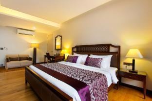 Chanthaburi Hotel | Discover Rimnaam Klangchan Hotel - SHA Plus with Pool Access