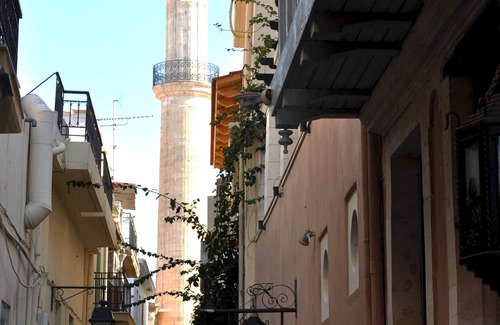 Old Town Rethymnon Apartment | Top-Rated Rimondi Square Apartment for Your Stay