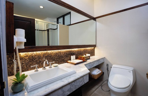 Wat Ket Hotel | Discover Rimping Village Hotel: A 4-Star Retreat with Pool