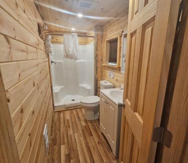 Thompson Falls Hotel | Rimrock Lodge LLC: Pet-Friendly Retreat with Pool & Dining