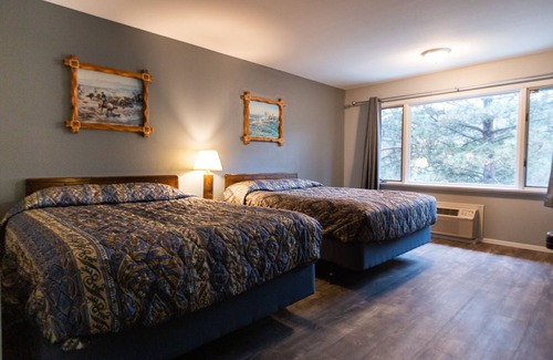 Thompson Falls Hotel | Discover Rimrock Lodge: Guest Rated 9/10 with Family Amenities