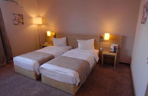 Otopeni Hotel | Relax at RIN Airport Hotel: 4-Star Stay with Ocean Views