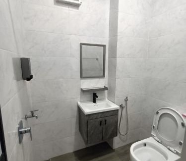 Cherating House | Comfortable Stay at RINA HOMESTAY Kemaman with Pool Access