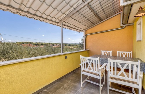 Brnobici Apartment | Cozy Rinaldis Apartment with Pool and Balcony Retreat