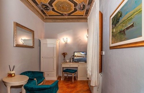 Pisa City Centre Bed & Breakfast | Discover Rinascimento Bed & Breakfast: Guest Rated 9.8