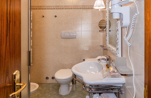 Pisa City Centre Bed & Breakfast | Discover Rinascimento Bed & Breakfast: Guest Rated 9.8