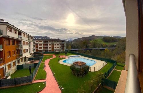 Cangas de Onis Apartment | Discover Apartamento Encanto del Sella: Family-Friendly Stay