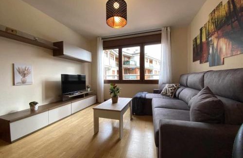 Cangas de Onis Apartment | Discover Apartamento Encanto del Sella: Family-Friendly Stay