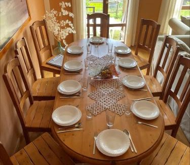 Piedrafita de Jaca House | Rincón de Bachatos: Family-Friendly with Top Guest Ratings