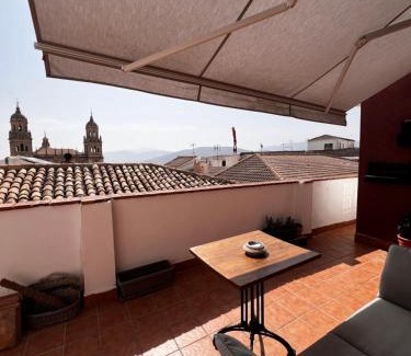 Jaen Apartment | Discover Rincón de Romo II: Pet-Friendly Hotel with Dining