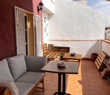 Jaen Apartment | Discover Rincón de Romo II: Pet-Friendly Hotel with Dining