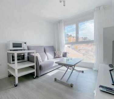 Pedregalejo Playa Apartment | Family-Friendly Pedregalejo Hotel in Málaga - 7.6/10 Rated