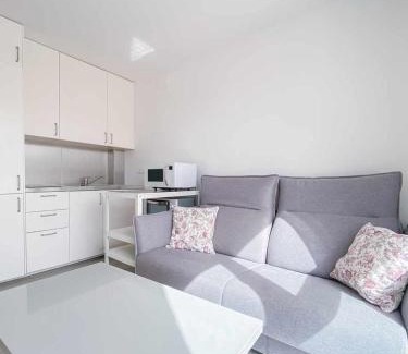 Pedregalejo Playa Apartment | Family-Friendly Pedregalejo Hotel in Málaga - 7.6/10 Rated