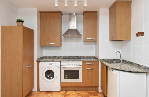 El Pueyo de Jaca Apartment | Discover Rincón del Pueyo: Family-Friendly Lake Retreat