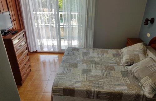 A Carrasca House | Budget-Friendly Stay at Rincón Do Demo with Pool Access