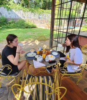 Puerto Iguazu Hotel | Unwind at Rincón Escondido B&B with Pool & Breakfast