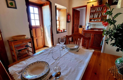 Fuencaliente de la Palma Cottage | Rincón de Mercedes: Panoramic Views and Family-Friendly Amenities