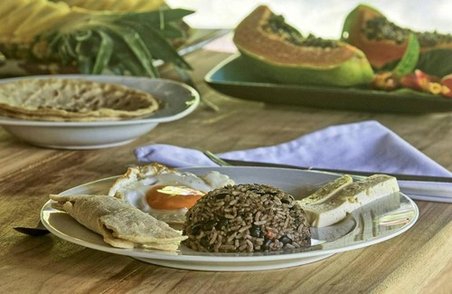 El Achiote Cabin | Budget-Friendly Stay at Rincon Verde with Family Amenities