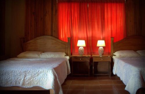 Mogote de Bagaces Hotel | Rinconcito Lodge: Family-Friendly Retreat with Pool & Dining