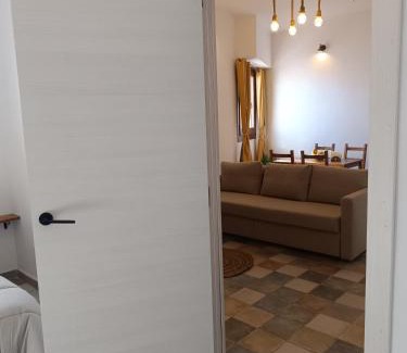 Campo de Criptana House | Discover Rincones de Darío: Family-Friendly Retreat Awaits