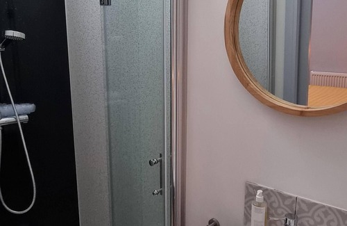 Hinton Blewett Hotel | Guest Rated 10/10: Ring O Bells Hinton Blewett Awaits