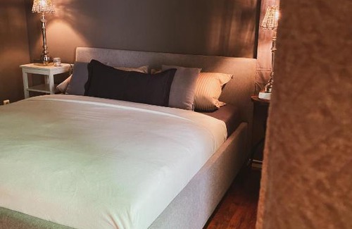 Adenau Bed & Breakfast | Pet-Friendly Retreat at Ring Residenz by E&P Concept