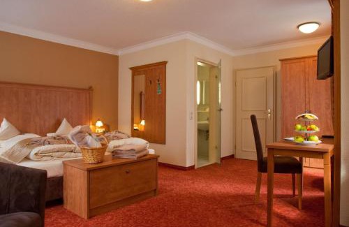 Unterallgau Hotel | Discover Vitalhotel Sonneck: Family-Friendly with Pool & Spa
