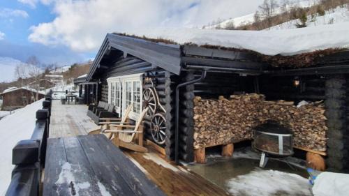 Møre og Romsdal House | Experience Ringstadsætra: Family-Friendly Getaway Awaits