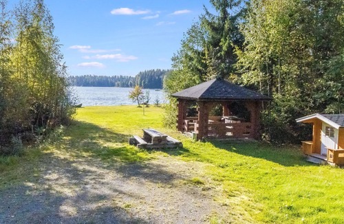Tahkovuori House | Scenic Rinnepelto lomamökit: Lake View & Spa Retreat
