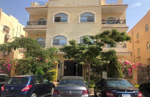 Hada'iq al-Qubbah Apartment | Family-Friendly Getaway at Rino Residential Apartment