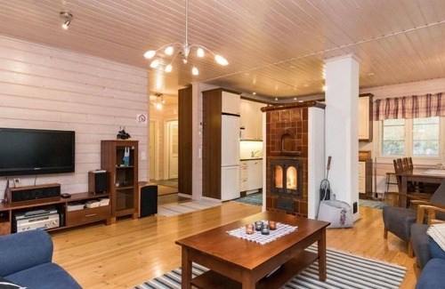 Heinavesi House | Experience Rinteelä: Lake View, Spa & Family-Friendly Fun