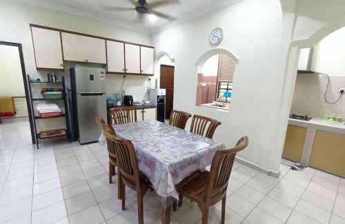 Taman Rinting House | Top-Rated Rinting Corner Islamic Homestay in Pasir Gudang