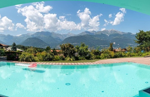 Colico Apartment | Discover Rio Bo Stella Holiday Apartment with Pool & Spa