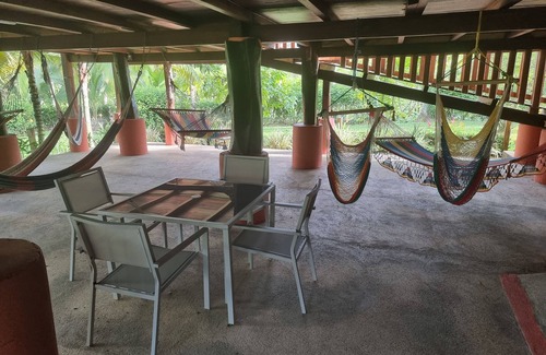 San Rafael de Guatuso House | Río Celeste Rustic House: Nature Retreat with Spa & Kitchen