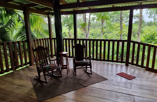 San Rafael de Guatuso House | Río Celeste Rustic House: Nature Retreat with Spa & Kitchen