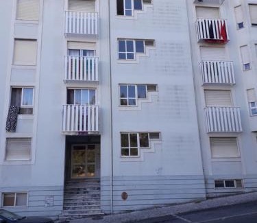Rio de Mouro House | Exceptional Rio de Mouro Quartos: Family-Friendly Stay