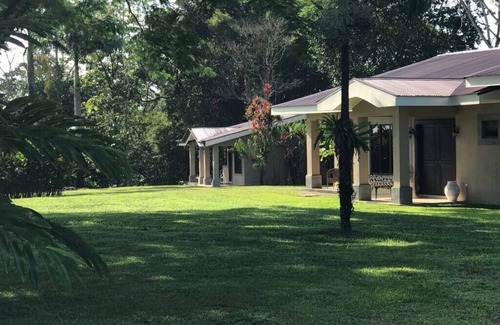 El Tanque Villa | Cozy Rio Fortuna Villa with Pool & Spa Near La Fortuna
