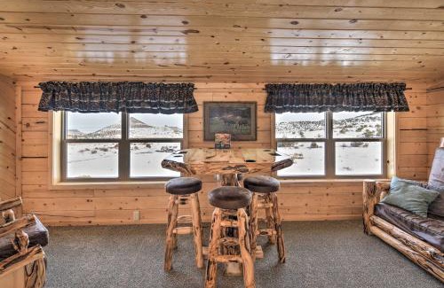 Del Norte House | Relaxing Cabin with Hot Tub and Scenic Views in Rio Grande