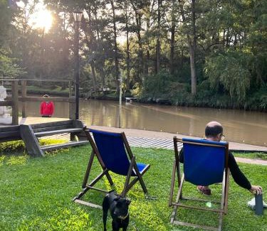 Partido de Tigre Cabin | Discover Rio Manso Tigre: Pet-Friendly with Ocean Views