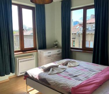 Lozenets Apartment | Bright 2BDR Rio Apartment Near NDK - Family Friendly Stay