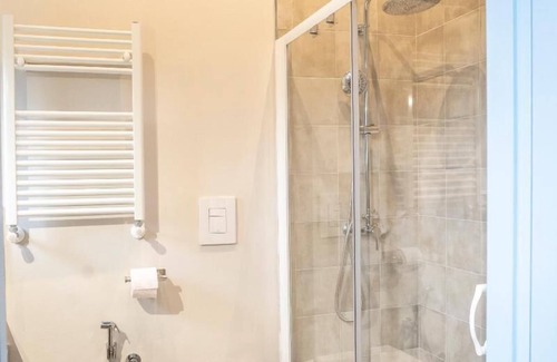 Albisola Superiore Villa | Riobasco Guesthouse: Family-Friendly Scirocco Room Awaits