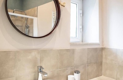 Albisola Superiore Villa | Riobasco Guesthouse: Family-Friendly Scirocco Room Awaits